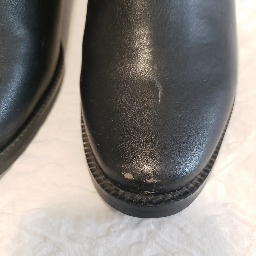 BLACK BOOTIES SIZE 71/2